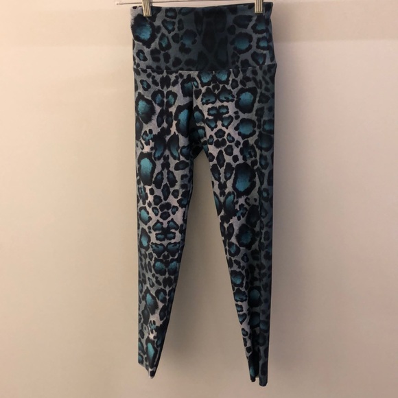 Onzie Pants - Onzie black and green legging, sz S/M, 68606 Onzie Pants - Onzie black and green legging, sz S/M, 68606